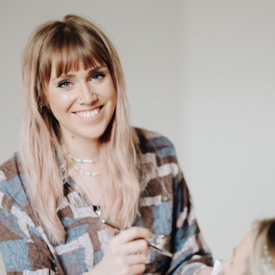 Alin Köhler von White Silhouette Brautmoden München